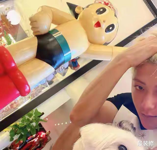 黄子韬|黄子韬炫富新高度，美国豪宅过亿，光手板就一屋子，不愧是富二代