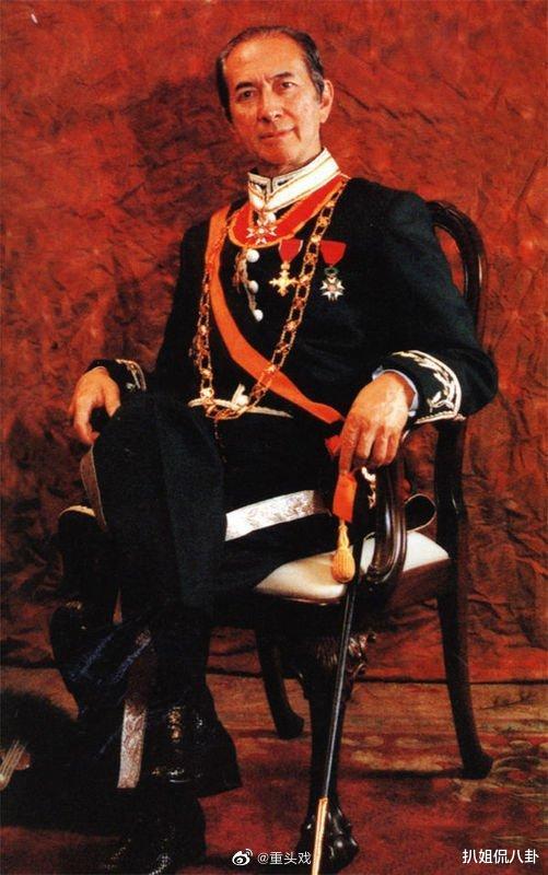 「何鸿燊」一代赌王何鸿燊去世享年98岁！四房太太十七名子女，自此群龙无首！