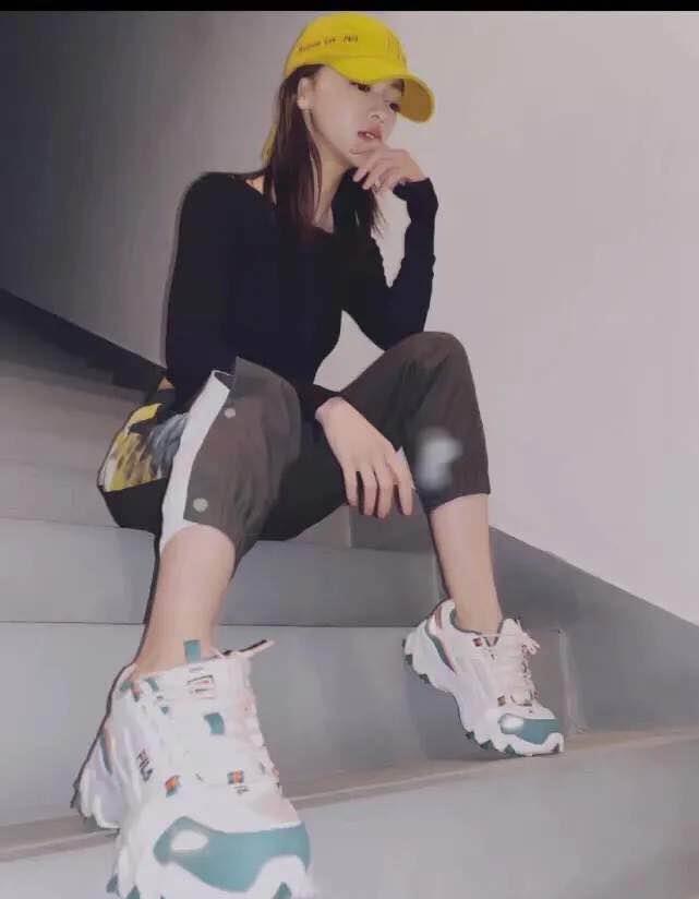 吴谨言：《延禧攻略》让她昙花一现，如今新剧杀青无人问津，只能煮面自娱