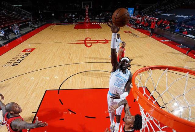 梅西|進攻全靠自己搶，從不抱怨出手權，哈勒爾打喬治的臉，老詹你贏了