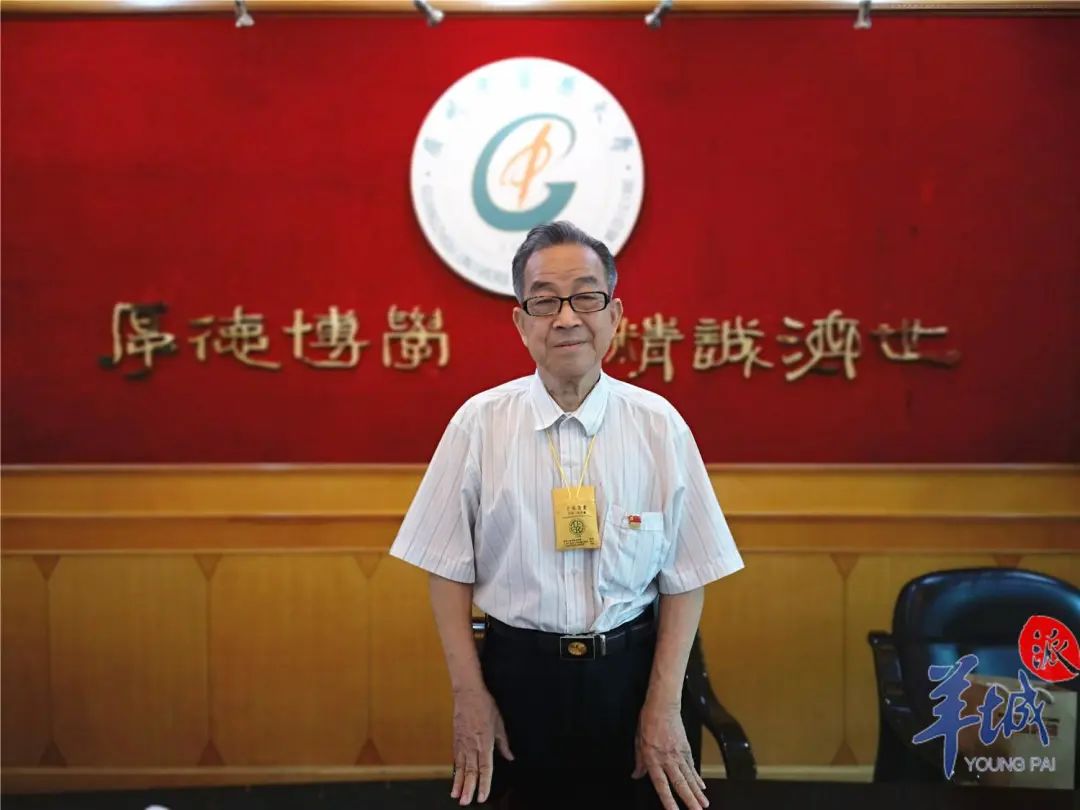 中国之声|83岁“抠门教授”火了！网友：一点都不抠