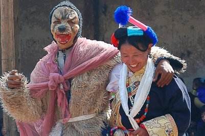 『西藏』去西藏看到白色帐篷千万别进，尤其是单身男性，很有可能出不来