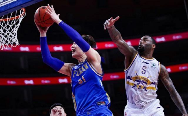 #斯蒂芬·马布里#马布里直言：中国男篮只有一个球员能打NBA！不是郭艾伦和周琦