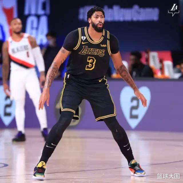 驴友|利拉德浓眉双双伤退！JR又向詹姆斯摊手了……