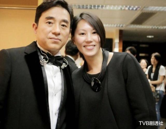 「吕方」恭喜！56岁香港男演员宣布小16岁太太怀孕，其是半亿身家富婆