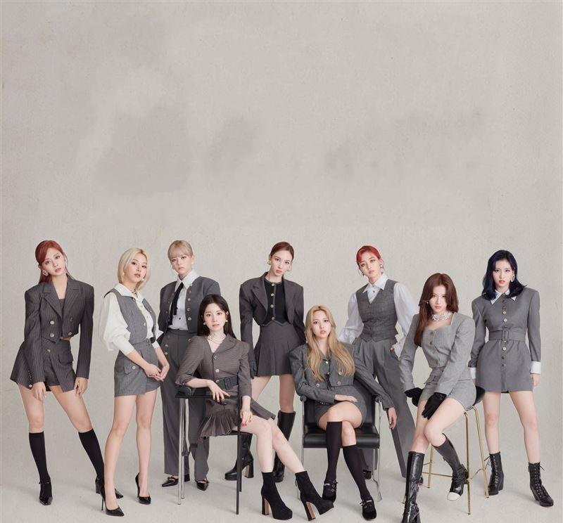 mv|新歌MV公开，TWICE莲花灯上热舞，粉丝狂吐槽超土