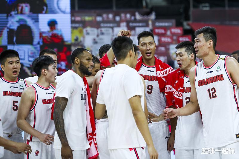广东男篮|又确定包机！哪位大牌来CBA，“人少钱多速来”还是王猛打卡点赞
