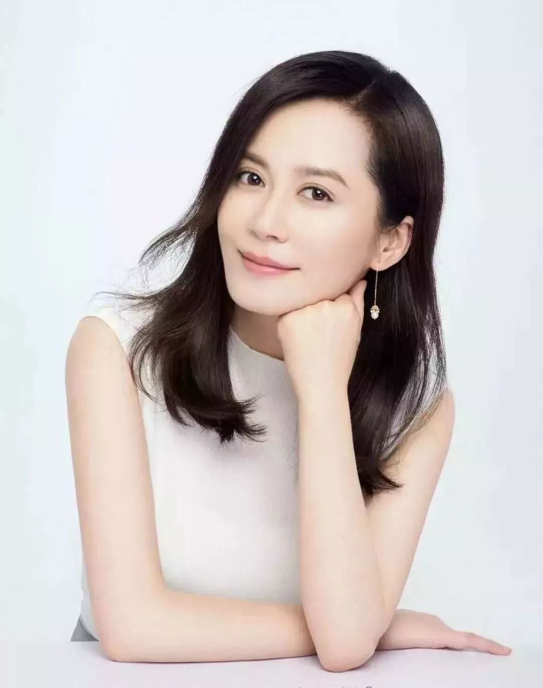 [护肤]什么样的脸最抗老，俞飞鸿钟楚曦给你答案，有这些高级还不显老！