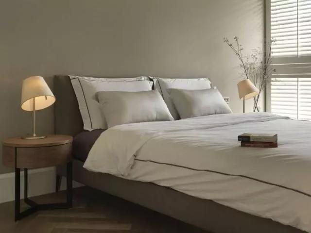 @新房入住，卧室里买床是选“1米8”还是“1米5”？很多人都选错