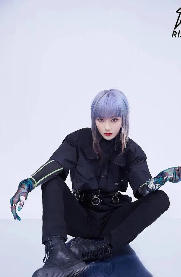 r1se|R1SE成员若换女装，焉栩嘉日系、刘也高冷女王、任豪电影大女主