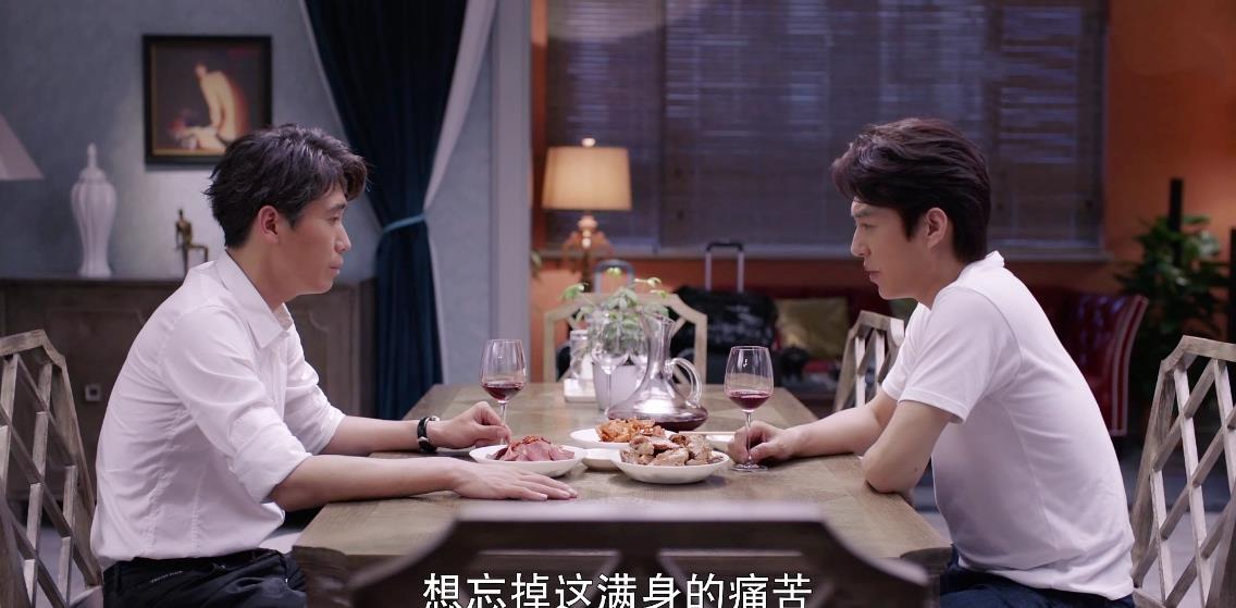 「周里京」靳东新剧遭翻车，评分仅5.2，“中年怨妇团”这次终于翻身了