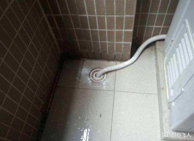 『』为什么洗衣机排水管不能直插地漏?听老电工说,我就后悔察觉晚了