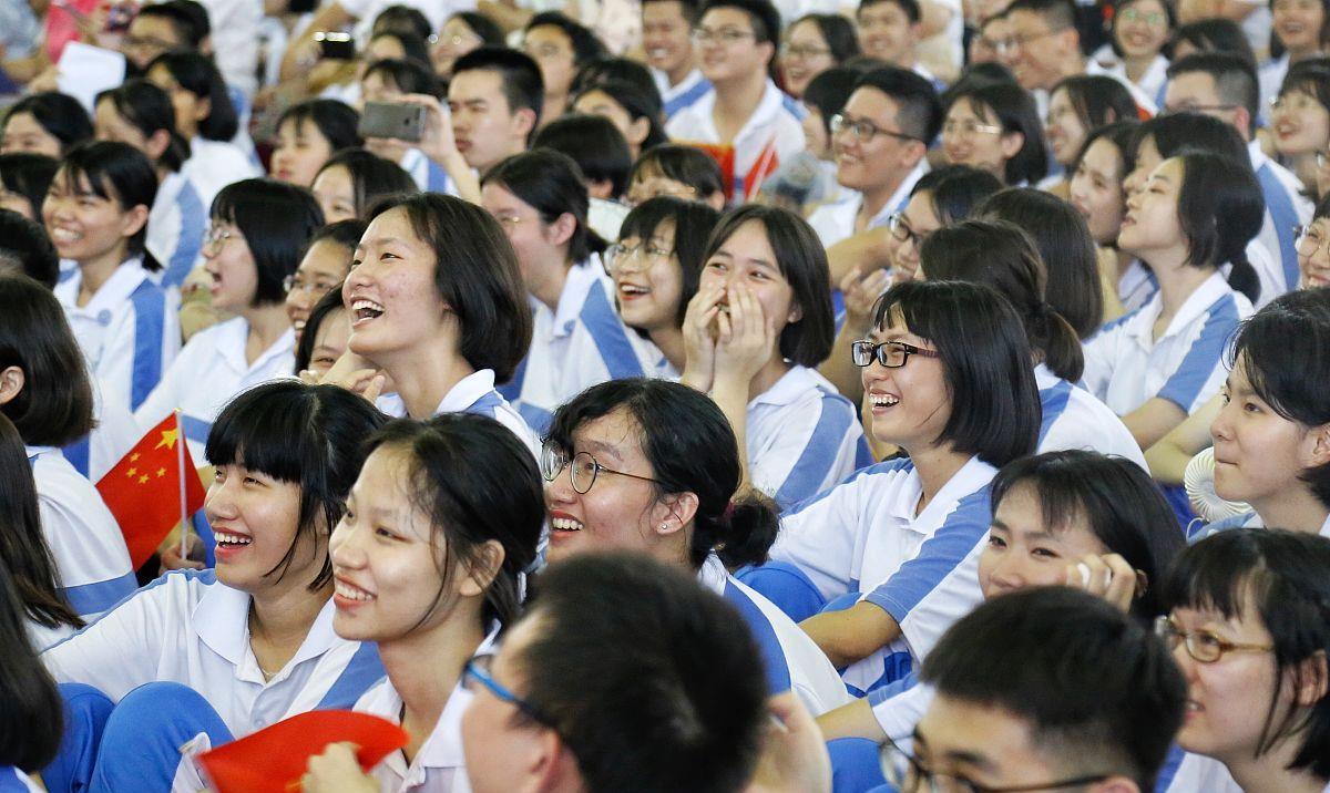 「本科线」哪些高考生压力最大，优生还是差生？高三年级主任告诉真相