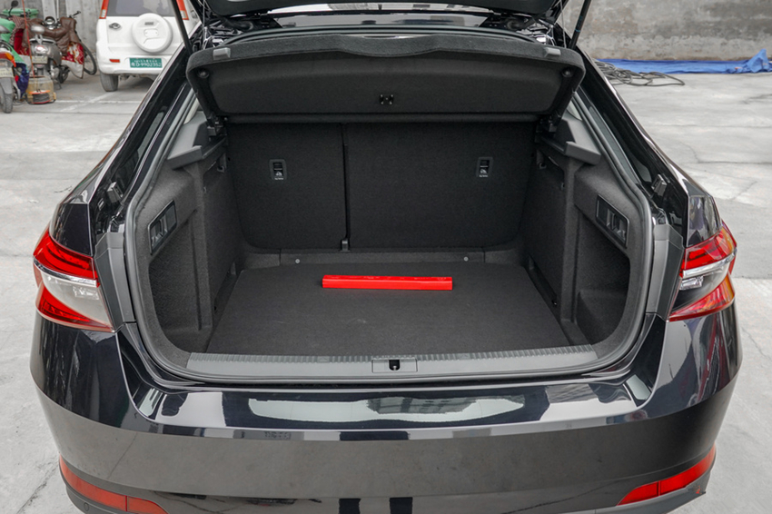 『大众汽车』大众尊严都没了！从16万跌至12.3万，长4米9油耗6L，买思域后悔了