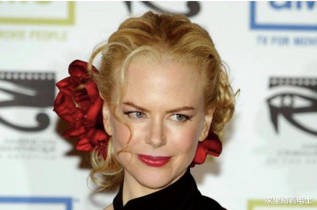 查理兹·塞隆▲票选全球最有名女演员:塞隆不敌朱莉,2名中国女星上榜,海瑟薇翻身