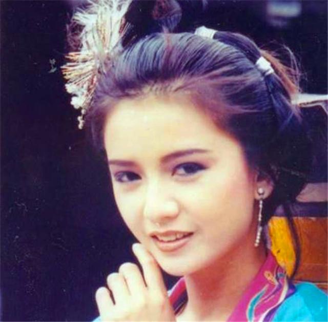 曾华倩|与梁朝伟同居6年分手，独自将儿子抚养长大，如今儿子是她的骄傲