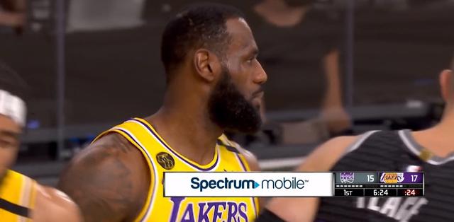 国王队|单节8记三分！JR完成突破，沃格尔怪阵打懵国王，詹姆斯也打嗨了！