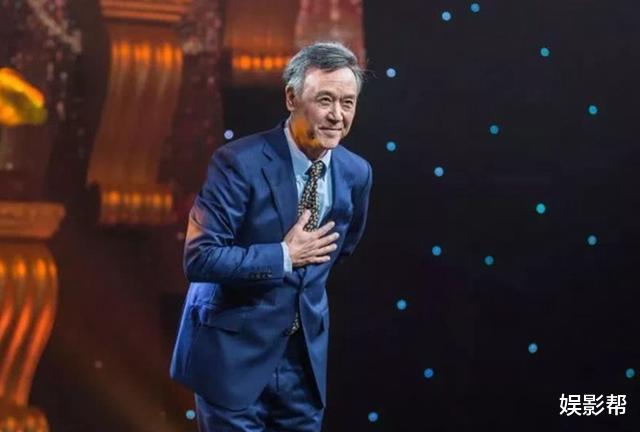 电影|达式常：70年代的“国民男神”，与妻子携手54年，今80岁风采依旧