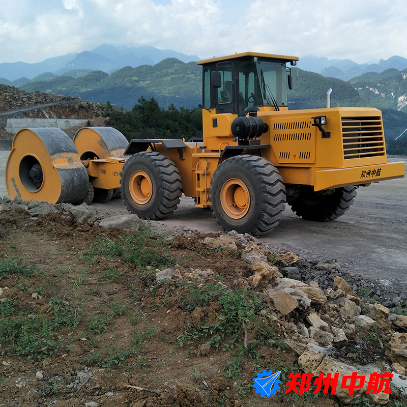 冲击压路机ONE 三边形冲击压路机,三角碾,三角冲击碾,三角碾压路机一种设备?