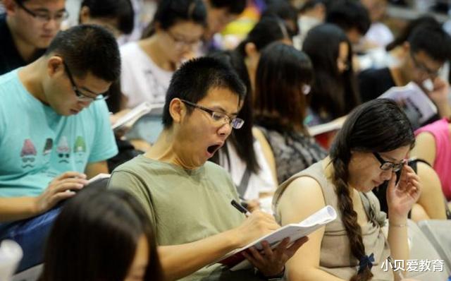 本科生|为何只有大专跑早操上晚课，本科却不用？大专生：学校越次事越多