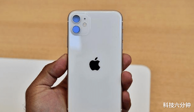 「iphone11」5月份口碑最好的三款手机，都是内行人的首选，你更中意哪款