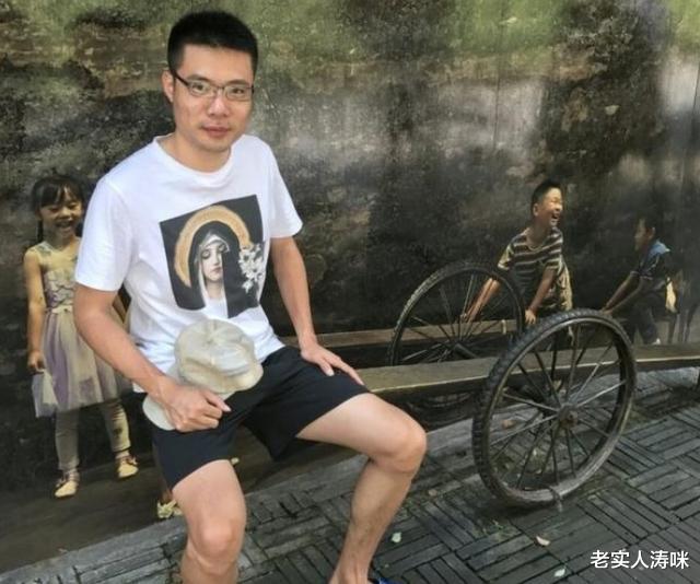 [pdd]PDD晚餐堪称豪华，张大仙略显低调，看到老马后，粉丝：太抠门了