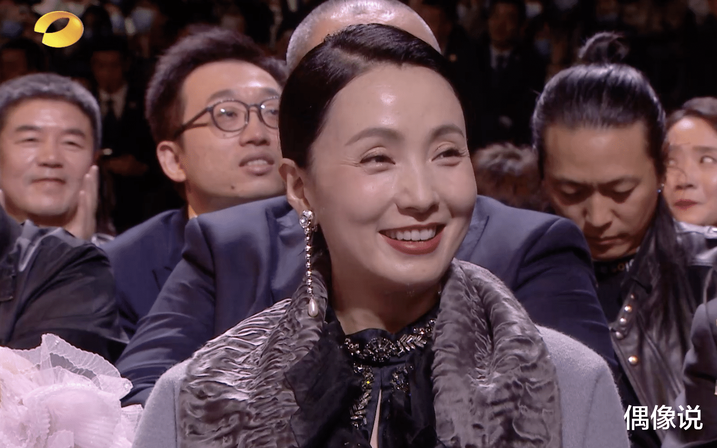 赵丽颖|赵丽颖落选金鹰节最佳女演员，疑心情受挫，和林永健颁奖闹乌龙