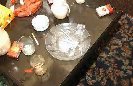 中国禁毒|男子约会时毒瘾发作！女友这波操作简直了……