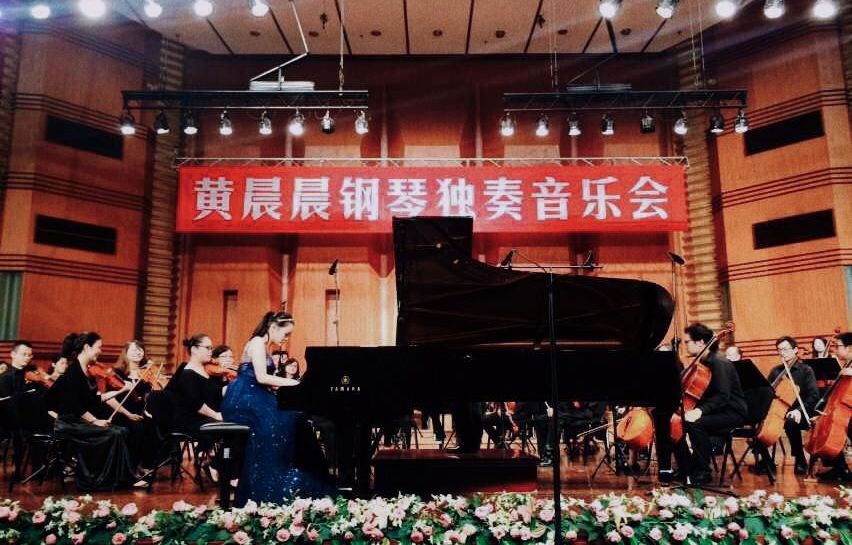 好声音|她20岁就称钢琴演奏家，女神范儿十足，上《好声音》连盲选都没过