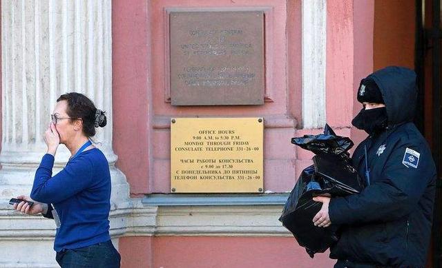 俄罗斯|特朗普关闭俄罗斯两处总领事馆，限时48小时，普京是怎样反击的？