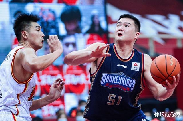 杜锋|6+8+7+2！离开广东就爆发，万圣伟完胜苏伟阿日，杜锋你后悔了吗？