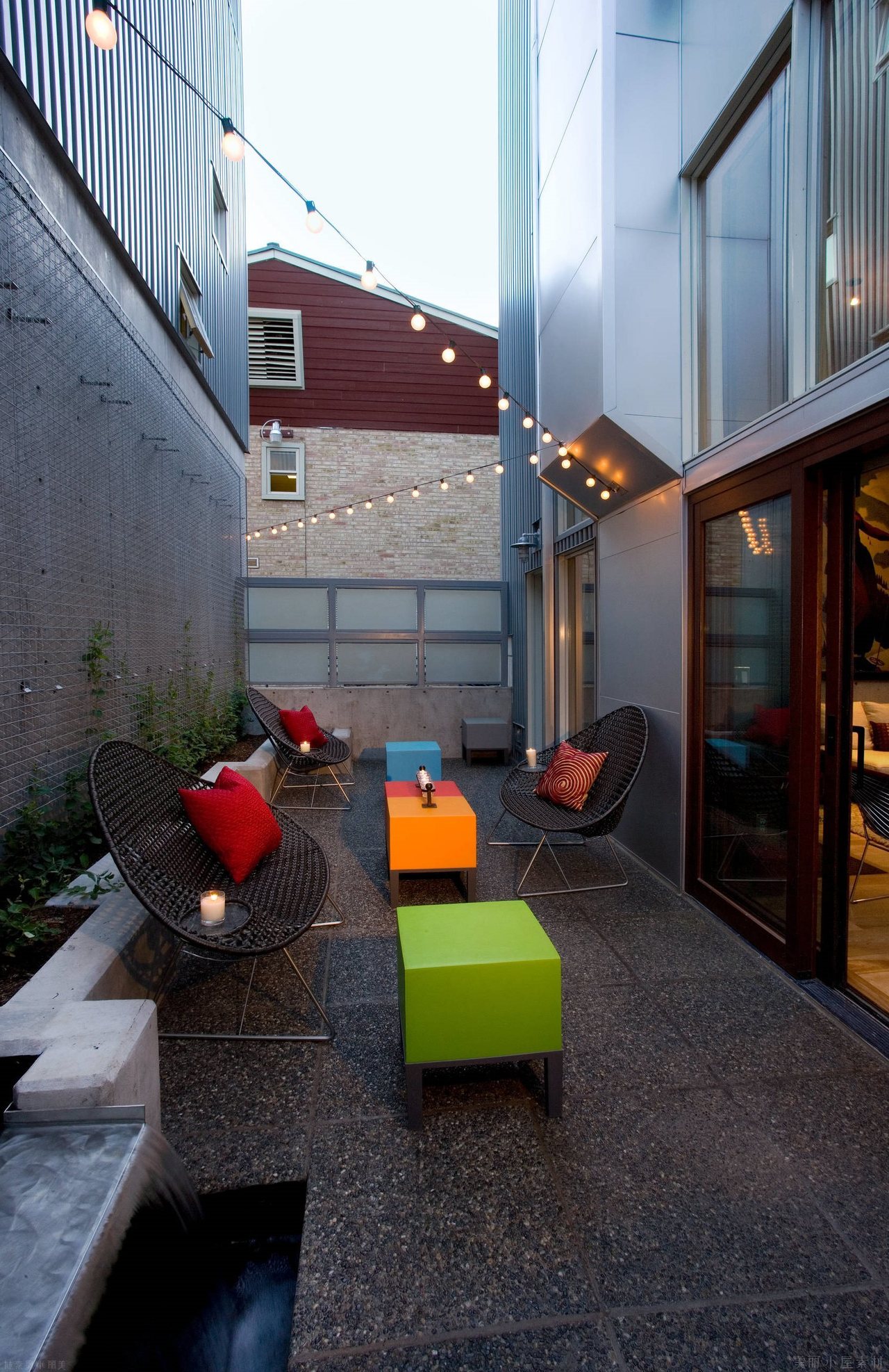 【】10个工业风“花园庭院”设计，如果你家房子带院子, 別荒废它！