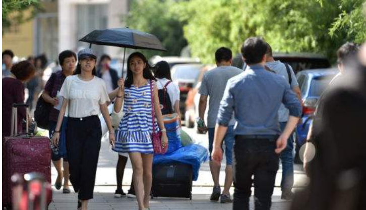 【宿舍】大学宿舍选“4人间”还是“6人间”？学姐：选错了小心后悔4年