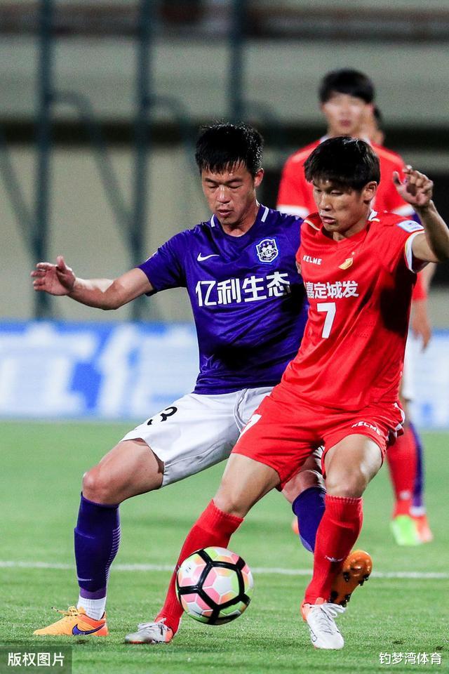 「中超」中超泰达老臣脾气火爆，曾与队友场上互殴，离队后仍不收敛遭禁赛