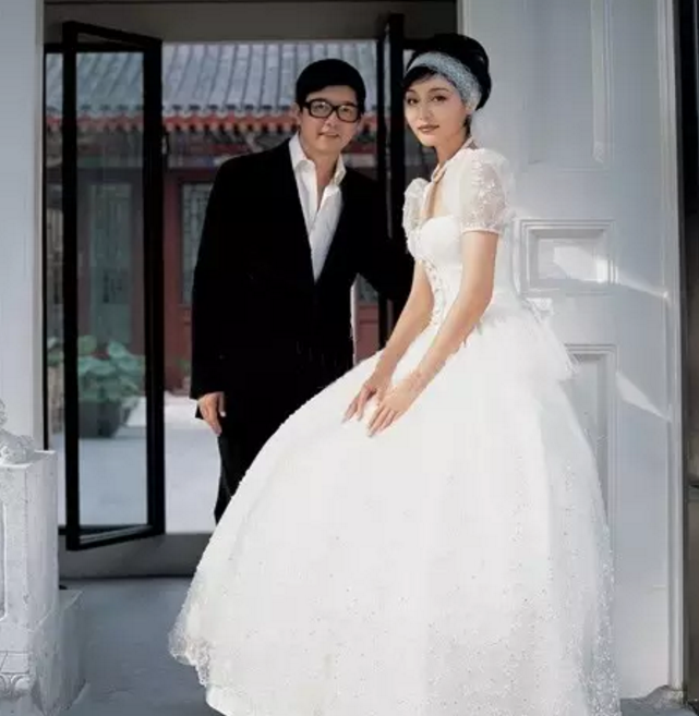 粉红女郎|《粉红女郎》17年演员现状：主演几乎全过气，两个配角跻身一线