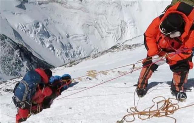 臆说古史|夫妻一起登珠峰，妻子却被遗弃在山顶，她绝望喊道：请不要抛弃我