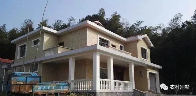 「」干货丨现在农村自建楼房要多少钱？30万能盖好一栋三层别墅吗？