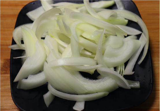 『洋葱』一样是洋葱,原来“白皮”和“紫皮”差别这么大,别再买错了?