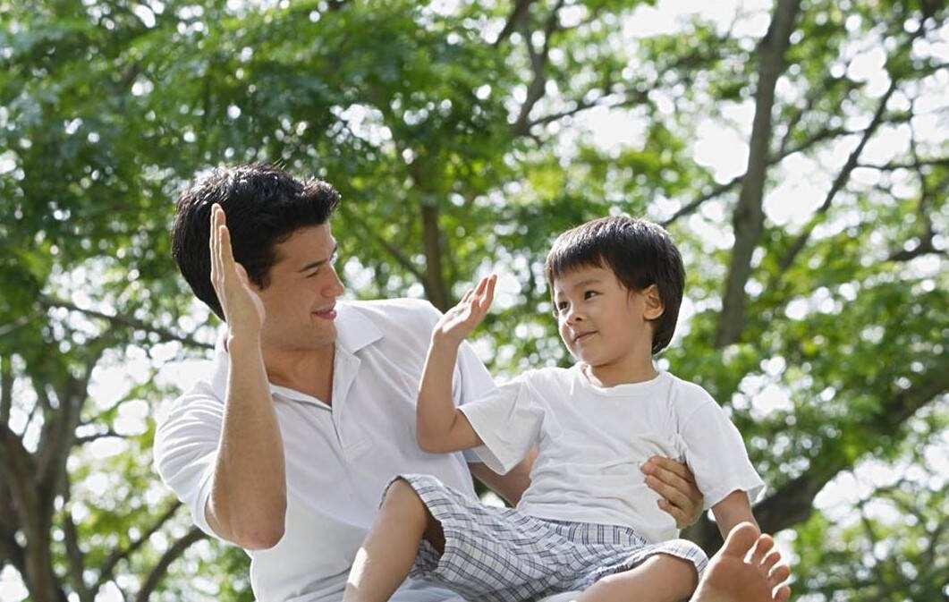 家庭教育|拿到录取通知书后，全家不开心，孩子威胁父母不去上大学