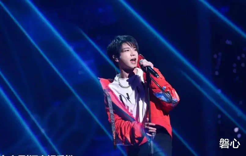 #华晨宇#华晨宇唱歌总忘词,节目组及时作出解释,堪称教科书般救场