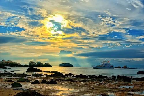 「海岛」中国这座绝美的海岛,穷得只剩海鲜,吃得开心玩得更开心!