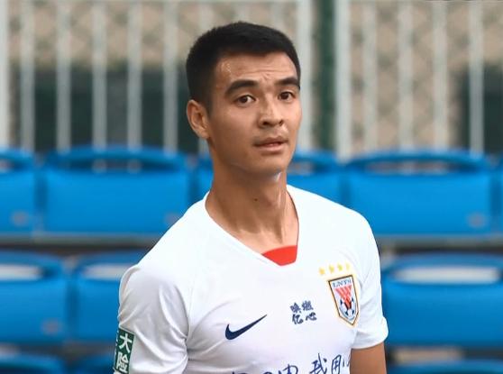 李霄鹏|陈科睿佩莱为何早早下场？李霄鹏赛后给出答案，直言刘彬彬不容易