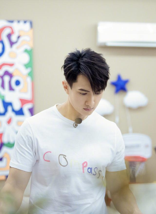 吴尊■吴尊与妻子林丽吟16岁合照曝光：将生活过成偶像剧才是真男神！