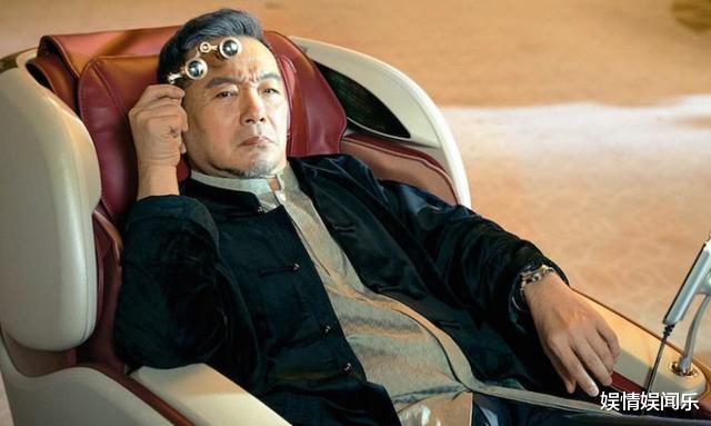 张晨光|他是“富爸爸”专业户，为娶她连送4年玫瑰，婚后亿万家产归她名下