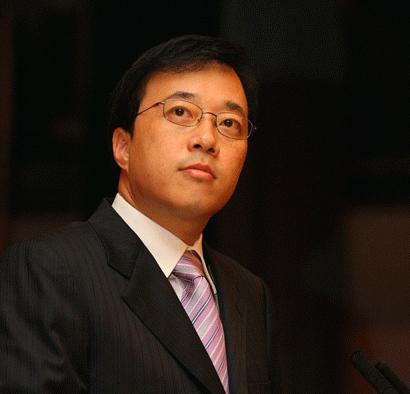 谭晶|国家一级演员谭晶,登12次春晚,43岁身价上亿,丈夫是最年轻院士