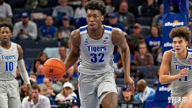 勇士队|身高2米16，上限浓眉哥！状元最大热门或跌出前3！勇士不选他？