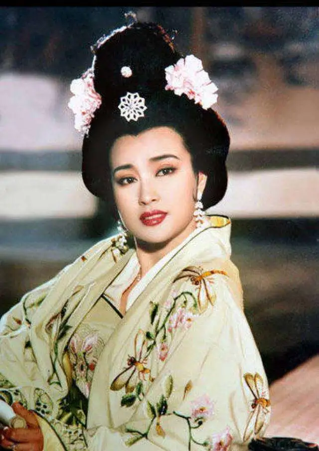 潘玮柏|姜文的仗义和李晨的逃离下,刘晓庆和范冰冰不同结局的真相