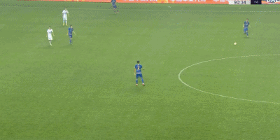 江苏苏宁|苏宁90分钟进球判无效，申花球员4张黄牌！中超裁判今夜压力不小