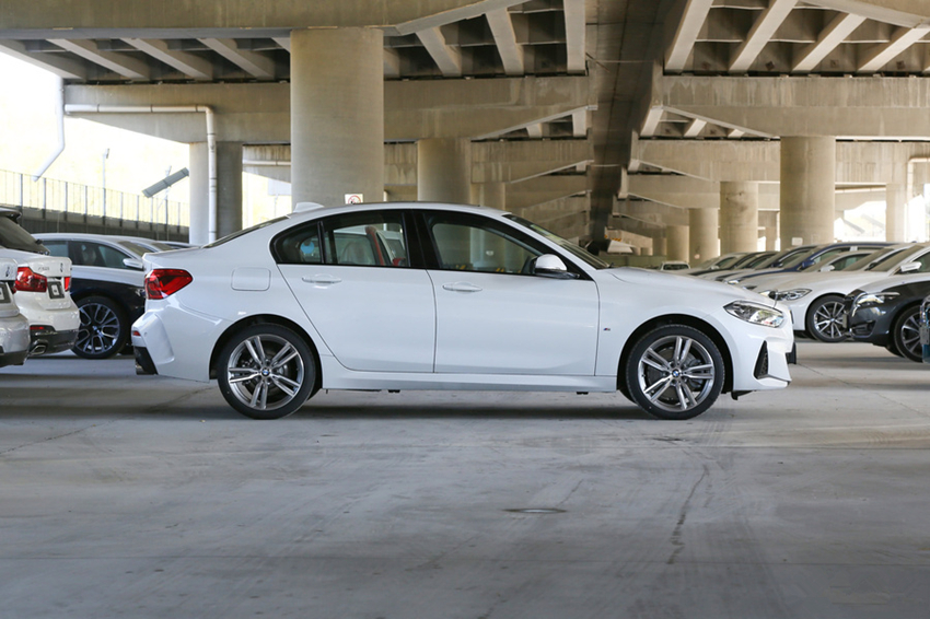 [思域]宝马也跌至“白菜价”！从19万跌到13.8万，油耗5.4，后悔买了思域