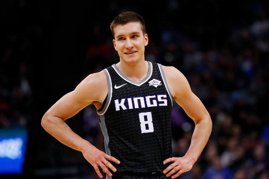 雄鹿队|NBA地震！篮网3巨头，雄鹿4巨头，火箭1换3获官宣